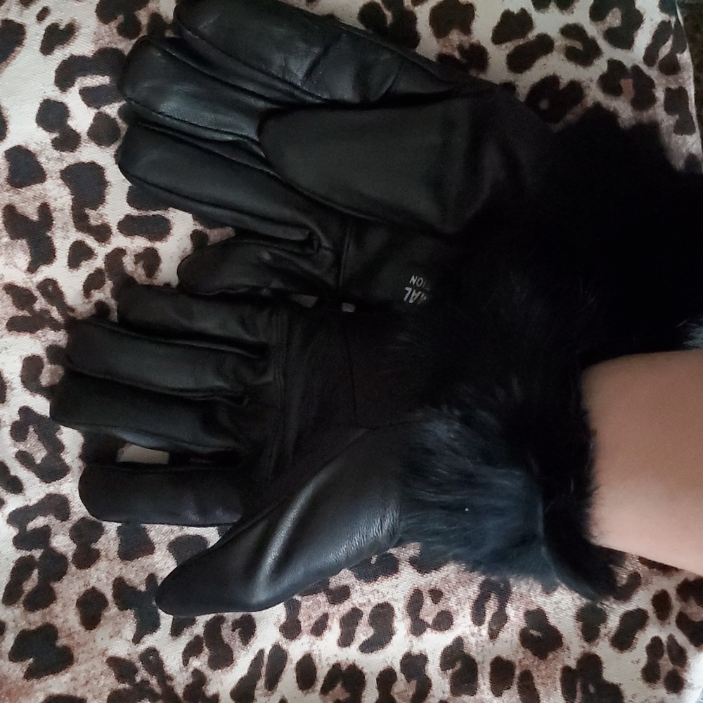 *NIP* Alpine Swiss Gloves - Picture 10 of 16